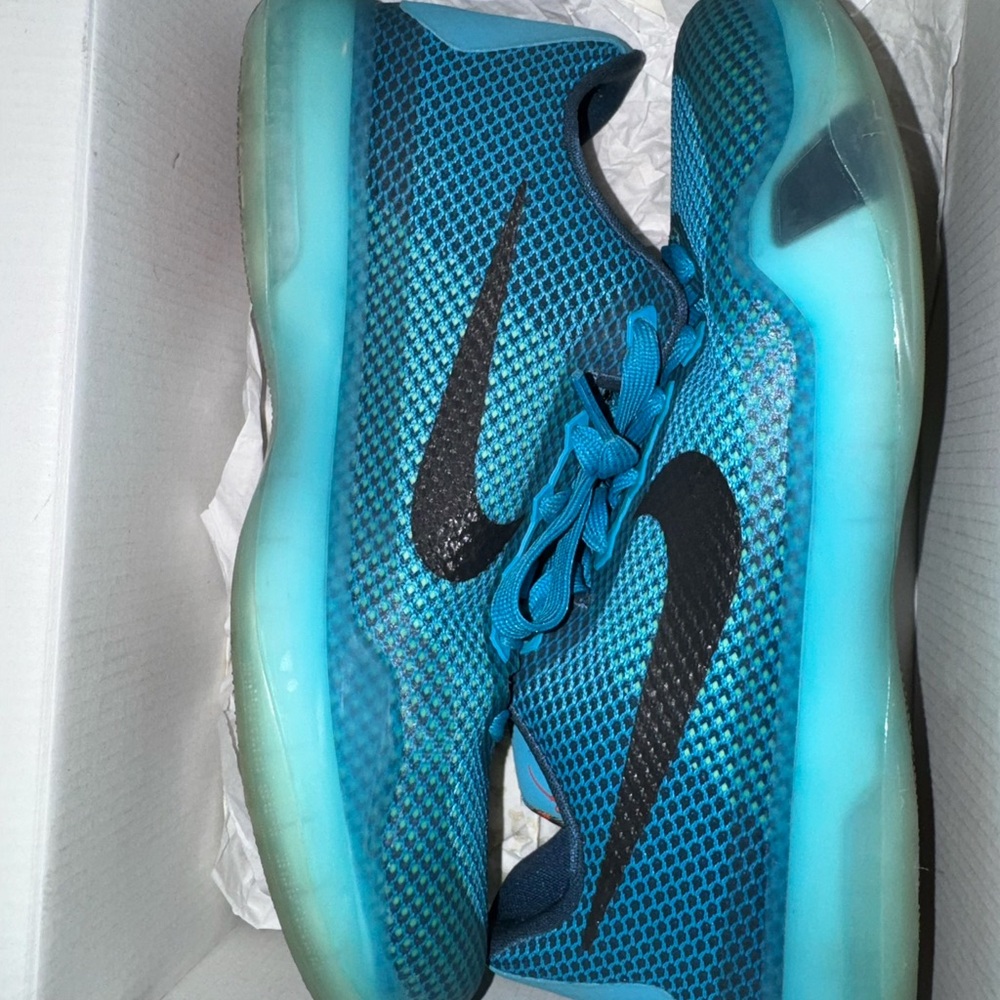 Nike Teal and Black Mesh Sneakers